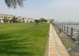 Garden image for: Villa - 4 bedrooms - 5 bathrooms for rent in Seashore - Abu Dhabi Gate City - Abu Dhabi, Image 1
