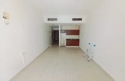 Apartment - Studio - 1 Bathroom for rent in Al Qulaya'ah - Al Sharq - Sharjah
