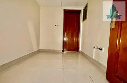 شقة - 2 غرف نوم - 3 حمامات للايجار في شارع الخالدية - الخالدية - أبوظبي