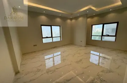 شقة - 2 غرف نوم - 2 حمامات للايجار في برج الكورنيش - الرميلة - عجمان