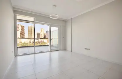 Apartment - 1 Bedroom - 2 Bathrooms for rent in Regent Court - Jumeirah Village Circle - Dubai