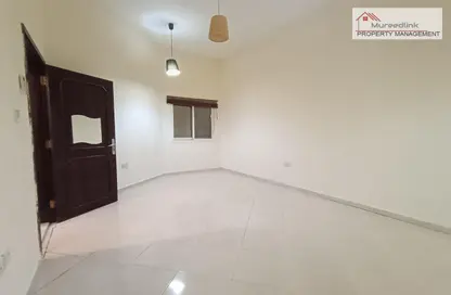 شقة - 2 غرف نوم - 1 حمام للايجار في هضبة الزعفرانة - منطقة المرور - أبوظبي