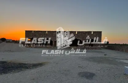 مزرعة - استوديو - 7 حمامات للبيع في خت - رأس الخيمة