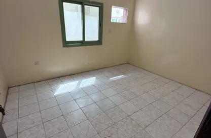 سكن عمال - استوديو - 8 حمامات للايجار في المنطقة الصناعية رقم 10 - المنطقة الصناعية بالشارقة - الشارقة