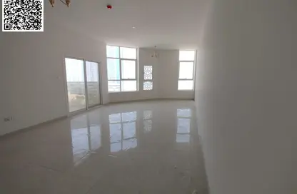 شقة - 2 غرف نوم - 3 حمامات للايجار في مساكن كورنيش عجمان - طريق كورنيش عجمان - عجمان
