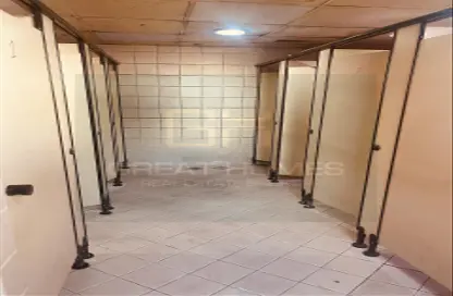 سكن عمال - استوديو - 8 حمامات للايجار في المرحلة 1 - مجمع دبي للإستثمار - دبي