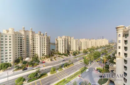 Apartment - 3 Bedrooms - 3 Bathrooms for sale in Al Tamr - Shoreline Apartments - Palm Jumeirah - Dubai