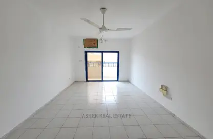 شقة - 2 غرف نوم - 2 حمامات للايجار في دار المجاز - شارع جمال عبد الناصر - المجاز - الشارقة