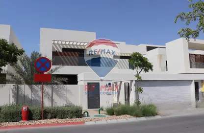Villa - 5 Bedrooms - 6 Bathrooms for rent in West Yas - Yas Island - Abu Dhabi
