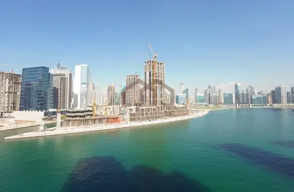 شقة - 3 غرف نوم - 6 حمامات للايجار في برج وارف الغربي - الخليج التجاري - دبي