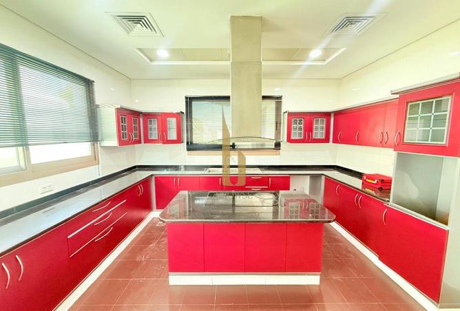 4BR Ensuite l Private Pool+Garden l Maids Room