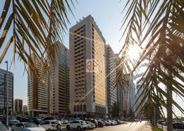 Outdoor Building image for: Duplex - 3 bedrooms - 3 bathrooms for rent in Corniche Residence - Corniche Road - Abu Dhabi, Image 1
