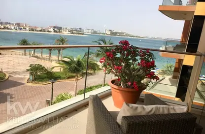 Balcony image for: Apartment - 1 Bedroom - 2 Bathrooms for rent in Tanzanite - Tiara Residences - Palm Jumeirah - Dubai, Image 1