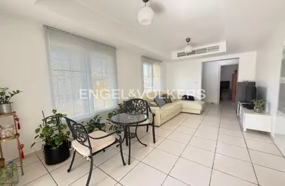 Villa - 2 Bedrooms - 3 Bathrooms for rent in Springs 6 - The Springs - Dubai Villa - 2 Bedrooms - 3 Bathrooms for rent in Springs 6 - The Springs - Dubai