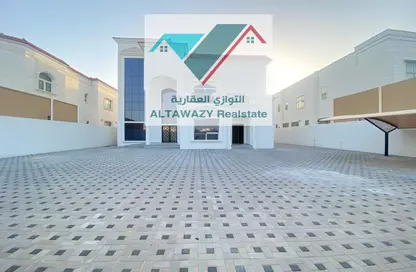Villa - 5 Bedrooms for rent in Madinat Al Riyad - Abu Dhabi