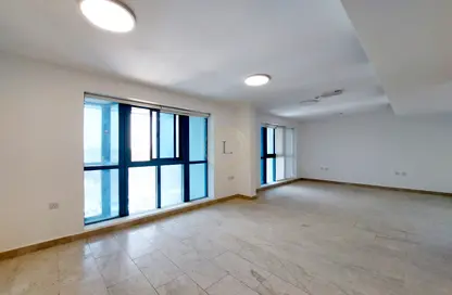 Office Space - Studio - 1 Bathroom for rent in Hai Al Qalaa - Al Jaheli - Al Ain