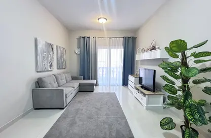 شقة - 2 غرف نوم - 3 حمامات للايجار في رويال بريز 2 - رويال بريز - قرية الحمرا - رأس الخيمة