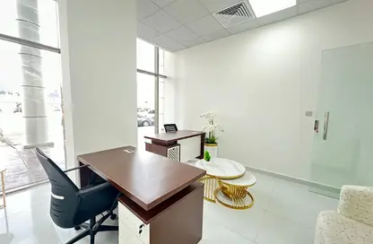 Office Space - Studio - 1 Bathroom for rent in Red Avenue - Al Garhoud - Dubai