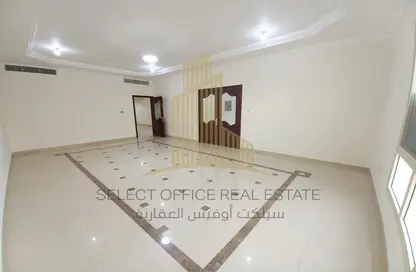 صورة لـ غرفة فارغة فيلا - 6 غرف نوم - 7 حمامات للايجار في الزعاب - أبوظبي ، صورة رقم 1