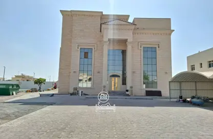 Villa - 7+ Bedrooms - 7+ Bathrooms for rent in Shakhbout City - Abu Dhabi