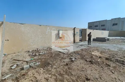 أرض - استوديو للايجار في الصجعة الصناعية - آلصجعه - الشارقة