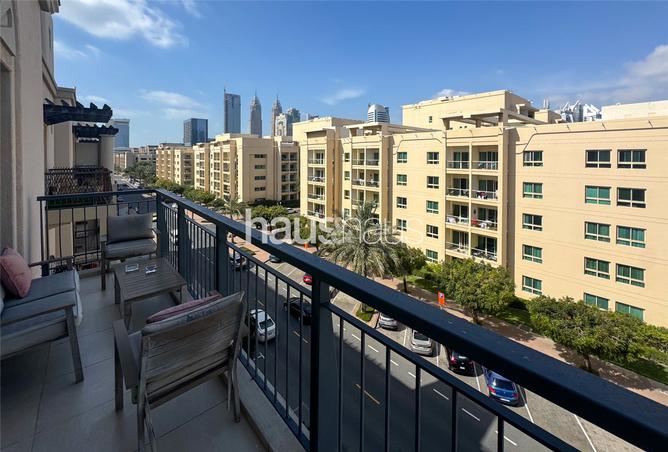 Apartment - 1 Bedroom - 2 Bathrooms for sale in Travo Tower A - Travo - The Views - Dubai