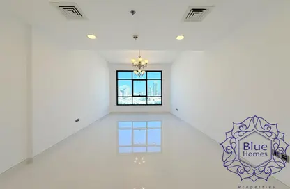 شقة - غرفة نوم - 2 حمامات للايجار في بناية تريو - البرشاء 1 - البرشاء - دبي