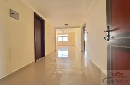 Apartment - 1 Bedroom - 2 Bathrooms for rent in Muwailih Building - Muwaileh - Sharjah