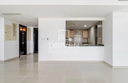 Apartment - 3 Bedrooms - 5 Bathrooms for rent in Tala Tower - Marina Square - Al Reem Island - Abu Dhabi