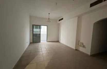 Apartment - 2 Bedrooms - 2 Bathrooms for rent in Qasimia 10 building - Al Mahatta - Al Qasimia - Sharjah