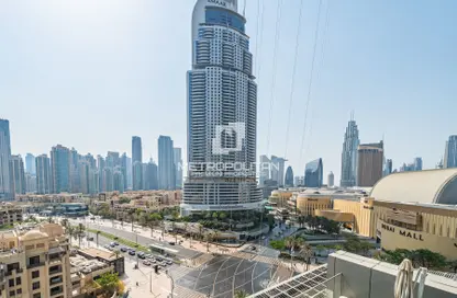 Apartment - 3 Bedrooms - 4 Bathrooms for sale in Boulevard Point - Downtown Dubai - Dubai