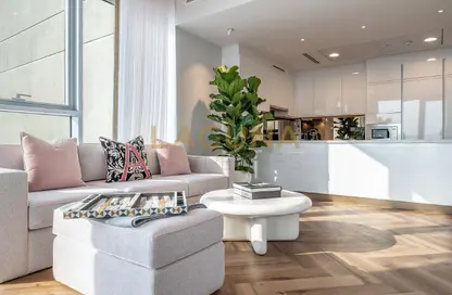 Apartment - 3 Bedrooms - 5 Bathrooms for rent in Al Wasl - Dubai