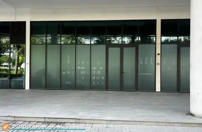 Shop - Studio - 1 Bathroom for rent in SOL Bay - Business Bay - Dubai