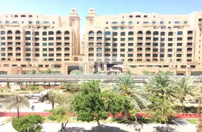 Apartment - 3 Bedrooms - 4 Bathrooms for rent in Al Habool - Shoreline Apartments - Palm Jumeirah - Dubai