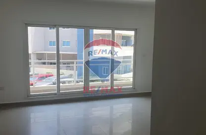 Apartment - 2 Bedrooms - 2 Bathrooms for sale in Tower 42 - Al Reef Downtown - Al Reef - Abu Dhabi