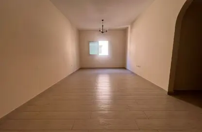 شقة - 3 غرف نوم - 3 حمامات للايجار في مجمع مويلح - تجارية مويلح - الشارقة شقة - 3 غرف نوم - 3 حمامات للايجار في مجمع مويلح - تجارية مويلح - الشارقة