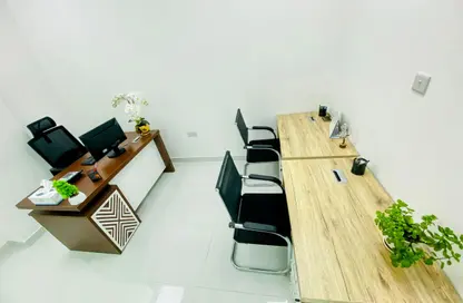 Office Space - Studio - 1 Bathroom for rent in Red Avenue - Al Garhoud - Dubai