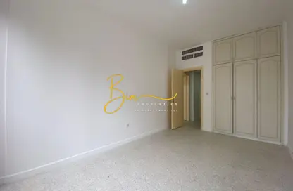 Apartment - 2 Bedrooms - 3 Bathrooms for rent in Sahara Hotel Apartment 4 - Tourist Club Area - Abu Dhabi