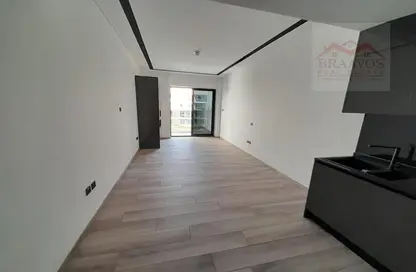 Apartment - 1 Bathroom for rent in Nicholas Residence - Jumeirah Village Circle - Dubai
