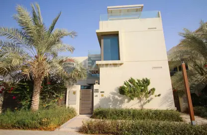 فيلا - 4 غرف نوم - 6 حمامات للبيع في كلستر 4 - المدينة المستدامة - دبي