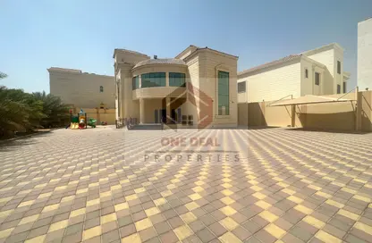 شقة - 7 غرف نوم - 8 حمامات للايجار في زاخر - العين