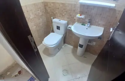 Apartment - 2 Bedrooms - 2 Bathrooms for rent in Oasis Tower - Al Rashidiya 1 - Al Rashidiya - Ajman