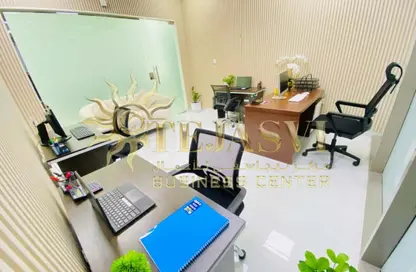 Office Space - Studio - 1 Bathroom for rent in Red Avenue - Al Garhoud - Dubai