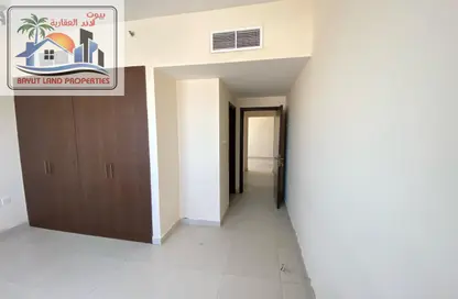 شقة - غرفة نوم - 2 حمامات للايجار في مجمع مويلح - تجارية مويلح - الشارقة