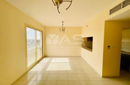 شقة - غرفة نوم - 2 حمامات للايجار في 12B البحيرة - لاجون - ميناء العرب - راس الخيمة - رأس الخيمة