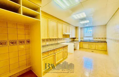 Apartment - 2 Bedrooms - 2 Bathrooms for rent in Al Ghurair Center - Al Riqqa - Deira - Dubai