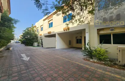 Villa - 3 Bedrooms - 4 Bathrooms for rent in Jumeirah 1 Villas - Jumeirah 1 - Jumeirah - Dubai