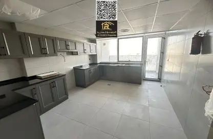 Apartment - 3 Bedrooms - 5 Bathrooms for rent in Al Jurf 2 - Al Jurf - Ajman Downtown - Ajman