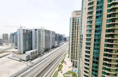 Apartment - Studio - 1 Bathroom for rent in Burj Al Nujoom - Downtown Dubai - Dubai