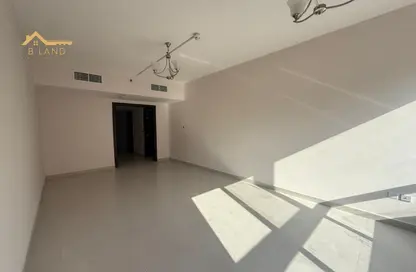 Apartment - 1 Bedroom - 2 Bathrooms for rent in Qasimia 10 building - Al Mahatta - Al Qasimia - Sharjah